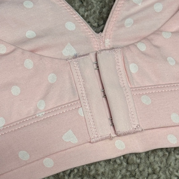 light Pink Bra with no underwire Has white polka dots and hearts design all over - Picture 9 of 10